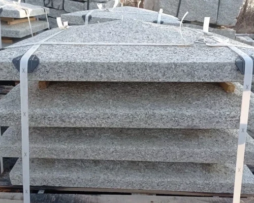 czapy-granitowe-na-slupy-3